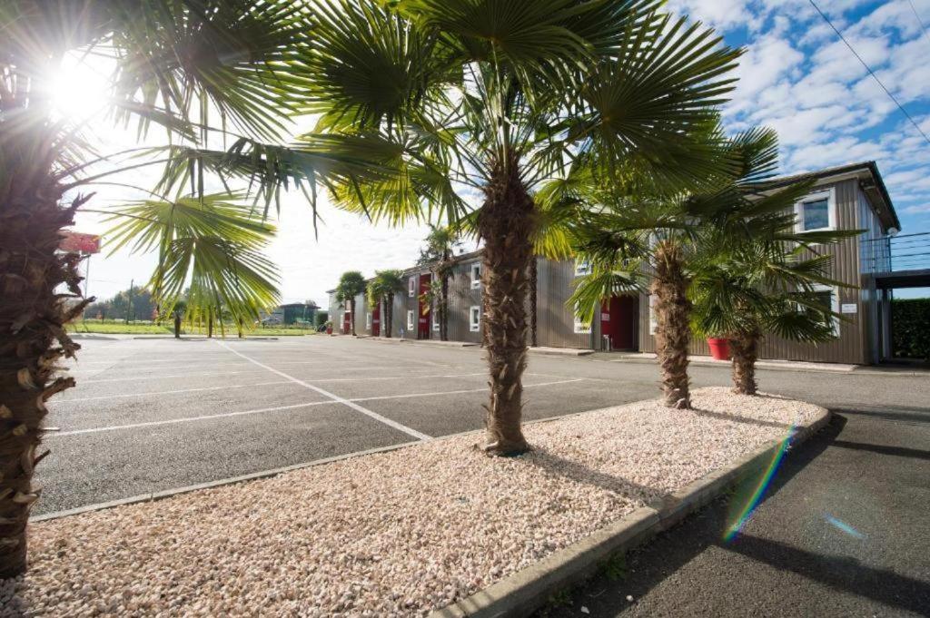 Brit Hotel Essentiel Pau レスカー エクステリア 写真