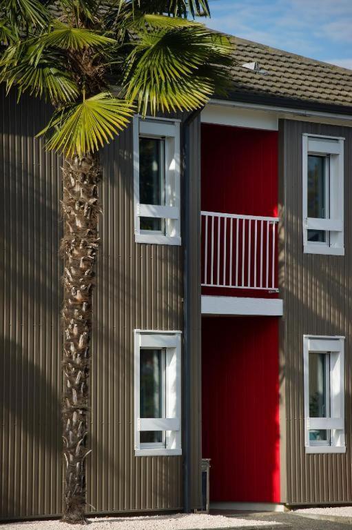 Brit Hotel Essentiel Pau レスカー エクステリア 写真