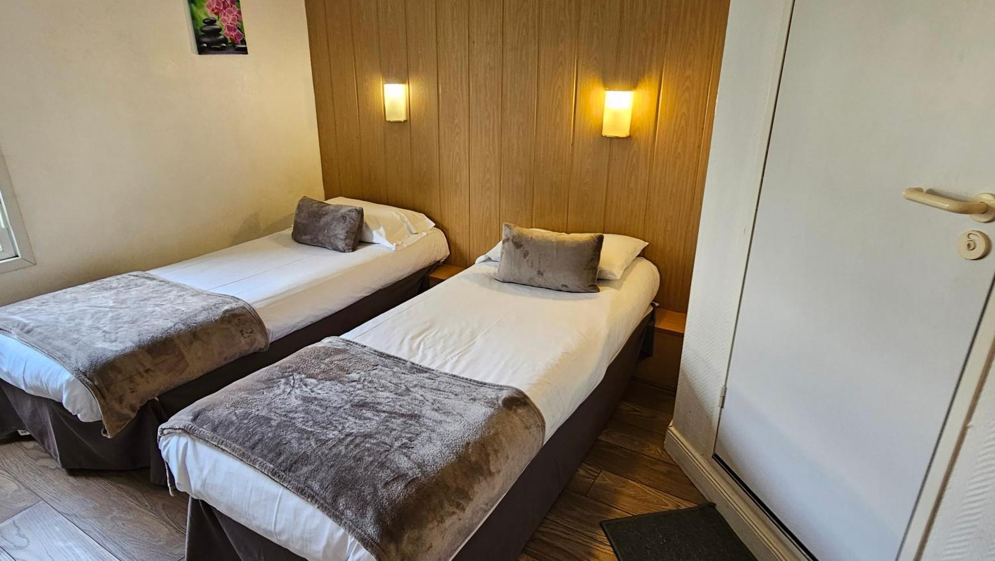Brit Hotel Essentiel Pau レスカー エクステリア 写真