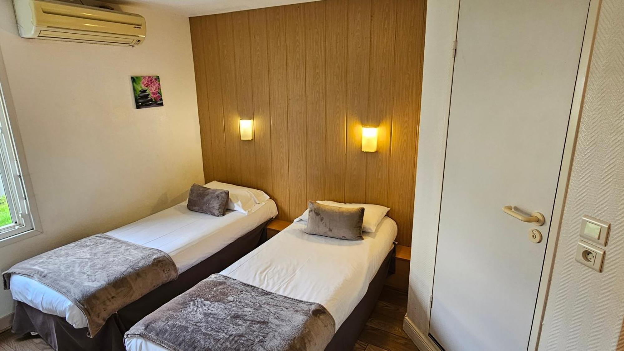 Brit Hotel Essentiel Pau レスカー エクステリア 写真