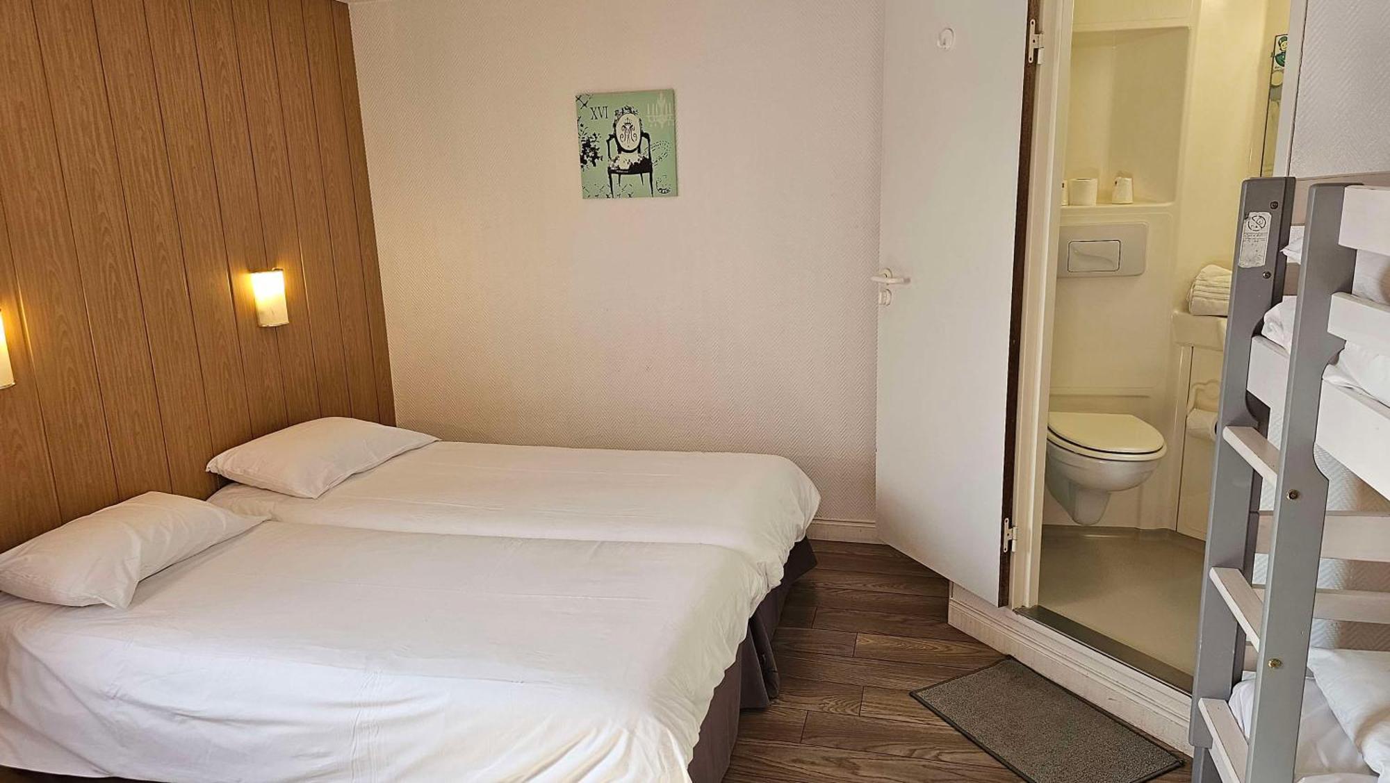 Brit Hotel Essentiel Pau レスカー エクステリア 写真