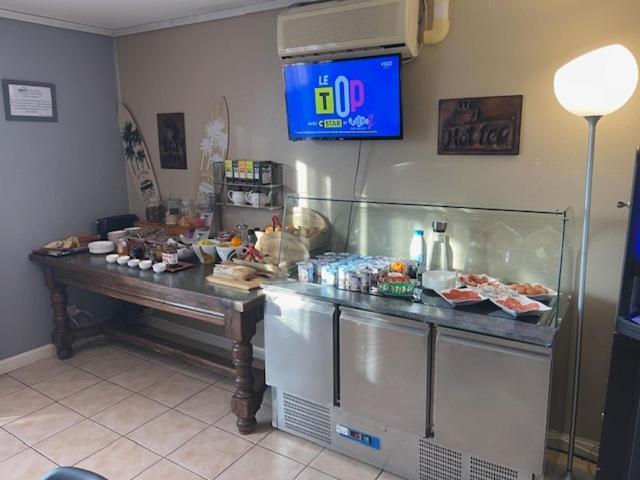 Brit Hotel Essentiel Pau レスカー エクステリア 写真