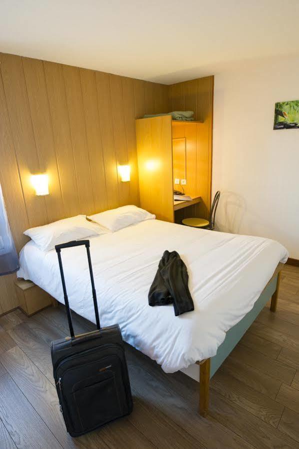 Brit Hotel Essentiel Pau レスカー エクステリア 写真