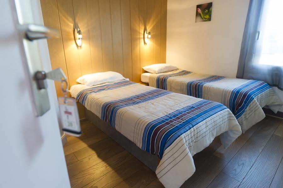Brit Hotel Essentiel Pau レスカー エクステリア 写真